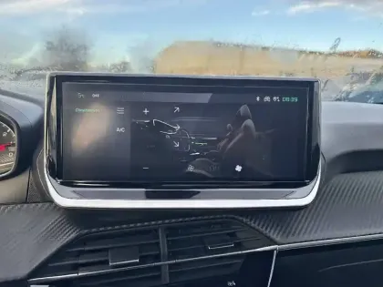 Photo 15 Peugeot 208  PureTech 100 S&S BVM6