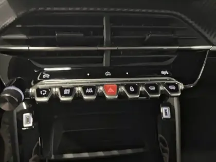 Photo 15 Peugeot 208  PureTech 100 S&S BVM6