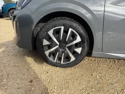 Photo 43 Peugeot 208  PureTech 100 S&S BVM6