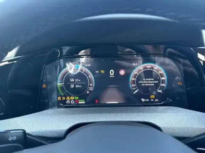 Photo 13 Volkswagen Golf  1.5 eHybrid 204 DSG6