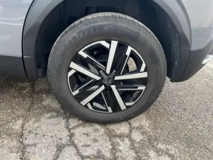 Photo 48 Peugeot 2008  PureTech 100 S&S BVM6