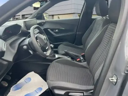 Photo 27 Peugeot 2008  PureTech 100 S&S BVM6