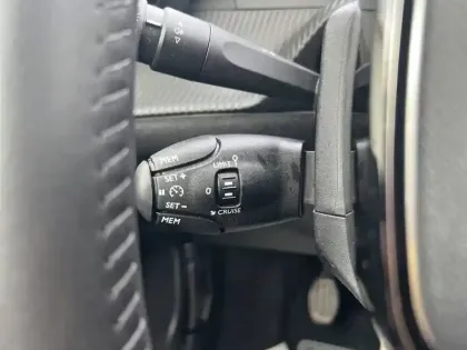 Photo 53 Peugeot 2008  PureTech 100 S&S BVM6