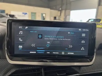 Photo 12 Peugeot 2008  PureTech 100 S&S BVM6