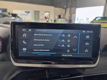 Photo 16 Peugeot 2008  PureTech 100 S&S BVM6