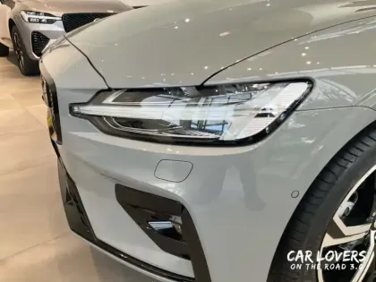 Photo 27 Volvo V60 Gén. II Ph1 NG2 Ultra Style Dark 5