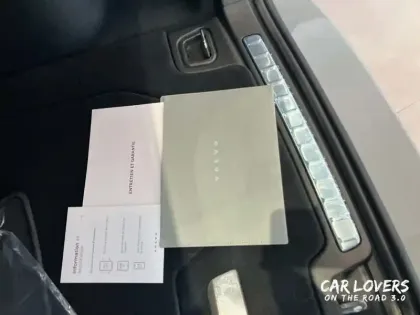 Photo 28 Volvo V60 Gén. II Ph1 NG2 Ultra Style Dark 5