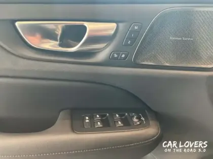 Photo 19 Volvo V60 Gén. II Ph1 NG2 Ultra Style Dark 5