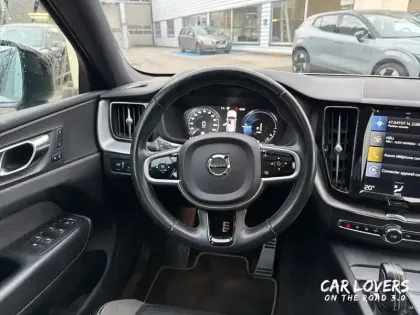 Photo 8 Volvo Xc60  T8 Recharge AWD 303 ch + 87 ch Geartronic 8