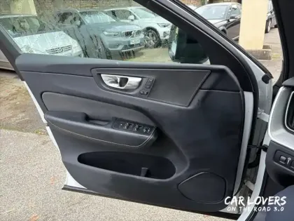 Photo 22 Volvo Xc60  T8 Recharge AWD 303 ch + 87 ch Geartronic 8