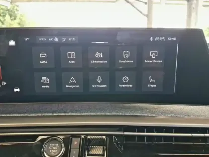 Photo 19 Peugeot 3008  Hybrid 136 e-DCS6