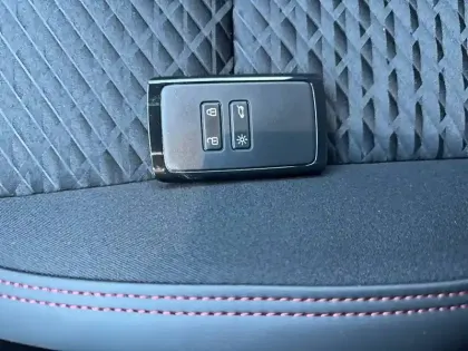 Photo 16 Renault Clio  E-Tech full hybrid 160 ch