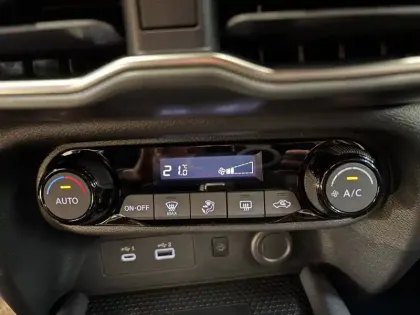 Photo 28 Nissan Juke  HYBRID 143