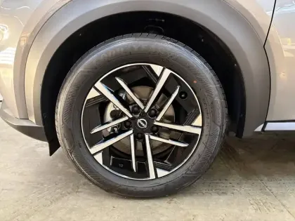 Photo 79 Nissan Juke  HYBRID 143