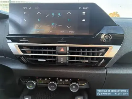 Photo 12 Citroën C4  Hybride 136 e-DCS6