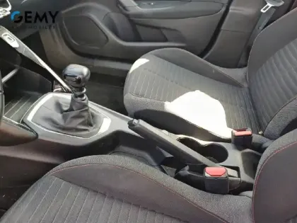 Photo 12 Peugeot 2008  PureTech 100 S&S BVM6