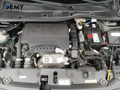 Photo 16 Peugeot 208  PureTech 100 S&S BVM6