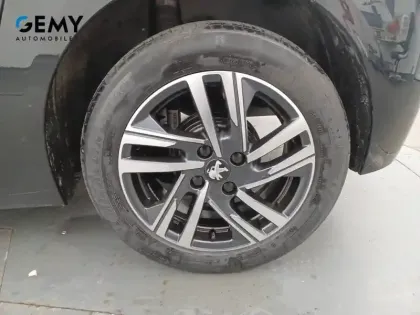 Photo 10 Peugeot 208  PureTech 100 S&S BVM6