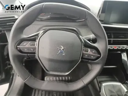 Photo 12 Peugeot 208  PureTech 100 S&S BVM6