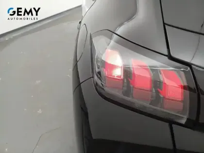 Photo 20 Peugeot 208  PureTech 100 S&S BVM6