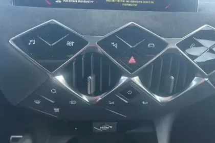 Photo 23 DS DS 3  BlueHDi 130 EAT8