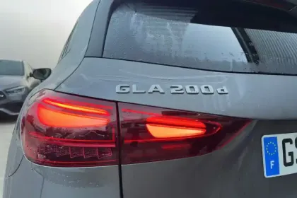 Photo 24 Mercedes GLA  200 d 8G-DCT