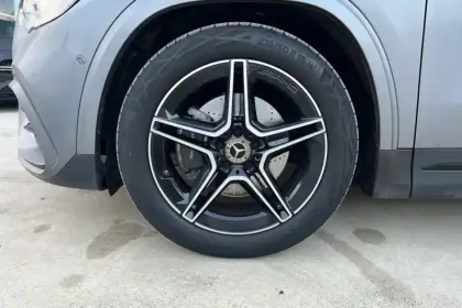 Photo 11 Mercedes GLA  200 d 8G-DCT