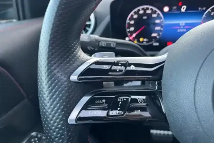 Photo 19 Mercedes GLA  200 d 8G-DCT