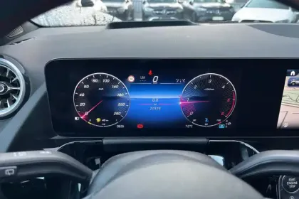 Photo 17 Mercedes GLA  200 d 8G-DCT