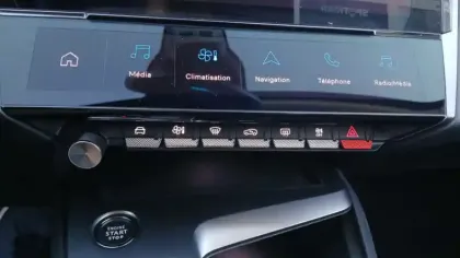 Photo 32 Peugeot 308  PHEV 180 e-EAT8