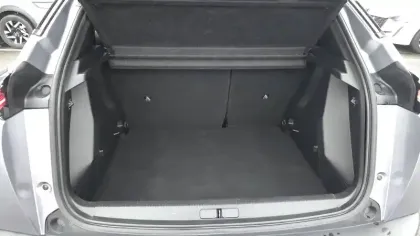 Photo 12 Peugeot 2008  Hybrid 136 e-DCS6