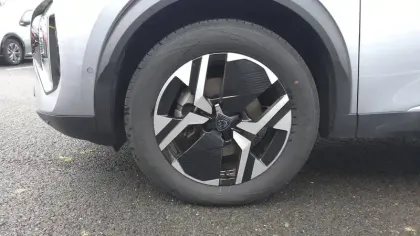 Photo 9 Peugeot 2008  Hybrid 136 e-DCS6