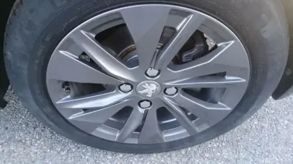 Photo 12 Peugeot 208  Electrique 50 kWh 136ch