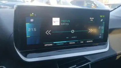 Photo 16 Peugeot 208  Electrique 50 kWh 136ch