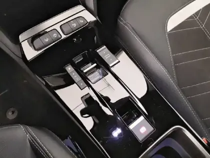 Photo 13 Opel Mokka  Electrique 136 ch & Batterie 50 kWh