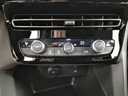 Photo 18 Opel Mokka  Electrique 136 ch & Batterie 50 kWh