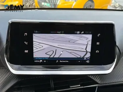 Photo 15 Peugeot 208  PureTech 75 S&S BVM5