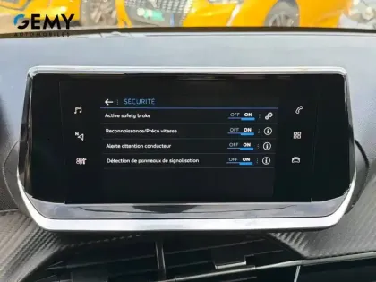 Photo 13 Peugeot 208  PureTech 75 S&S BVM5