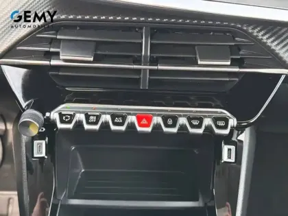 Photo 18 Peugeot 208  PureTech 75 S&S BVM5