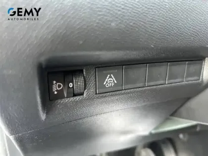 Photo 49 Peugeot 208  PureTech 75 S&S BVM5