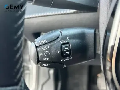 Photo 12 Peugeot 208  PureTech 75 S&S BVM5