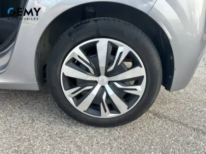 Photo 10 Peugeot 208  PureTech 75 S&S BVM5