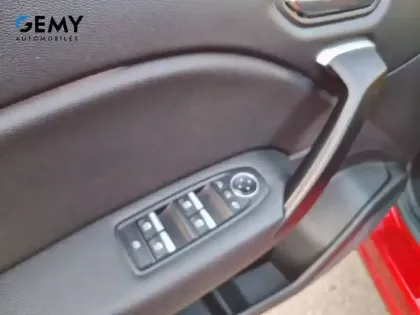 Photo 14 Renault Captur  E-Tech Plug-in 160 - 21