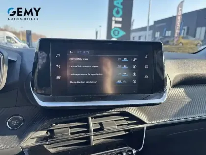 Photo 70 Peugeot 208  PureTech 130 S&S EAT8