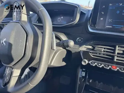 Photo 16 Peugeot 208  PureTech 130 S&S EAT8