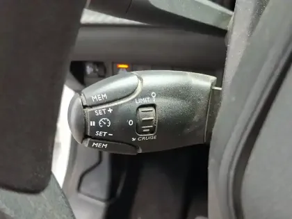 Photo 22 Peugeot 208  BLUEHDI 100 S&S BVM6