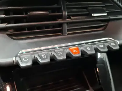 Photo 16 Peugeot 208  BLUEHDI 100 S&S BVM6