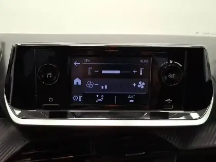 Photo 18 Peugeot 208  BLUEHDI 100 S&S BVM6