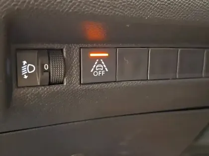 Photo 23 Peugeot 208  BLUEHDI 100 S&S BVM6