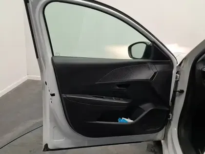 Photo 24 Peugeot 208  BLUEHDI 100 S&S BVM6